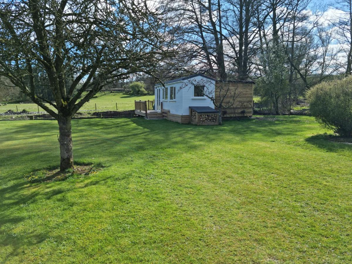Riverside Cabin At Pen-Y-Bont Mill Hotell Oswestry Eksteriør bilde