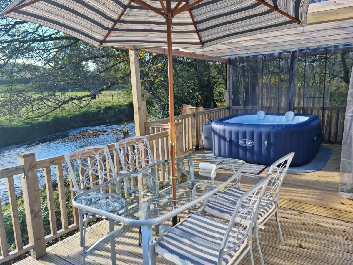 Riverside Cabin At Pen-Y-Bont Mill Hotell Oswestry Eksteriør bilde