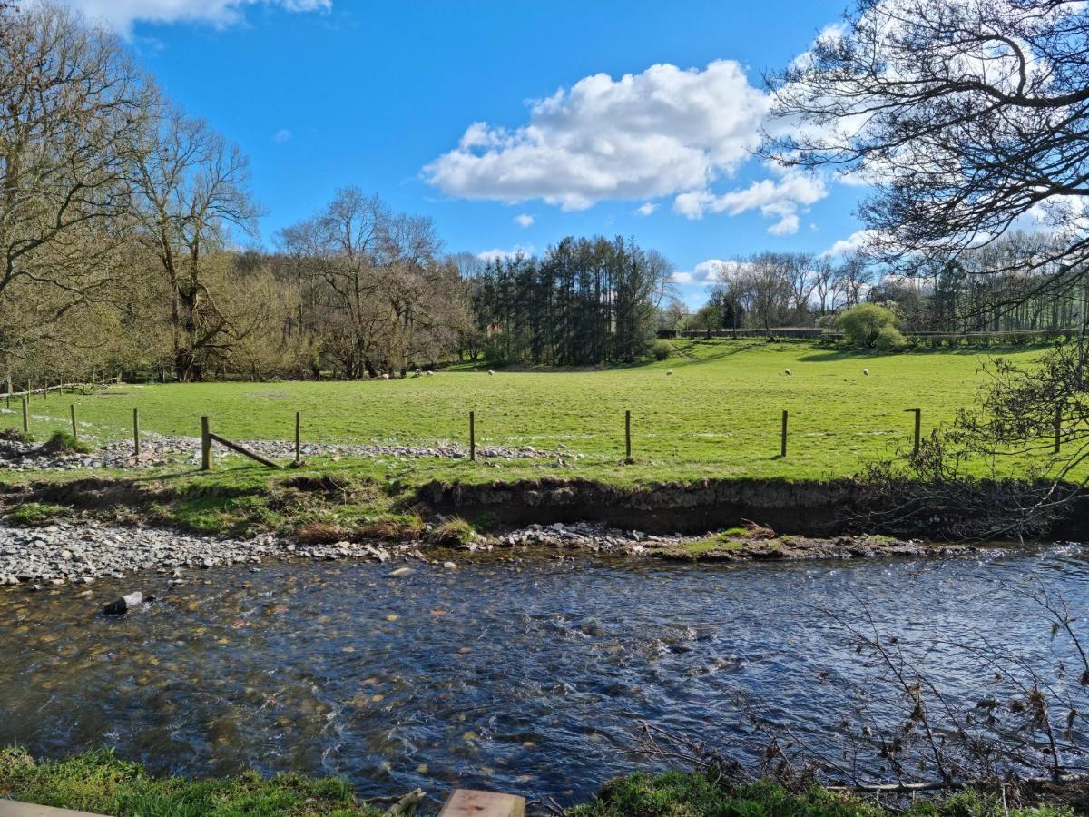 Riverside Cabin At Pen-Y-Bont Mill Hotell Oswestry Eksteriør bilde