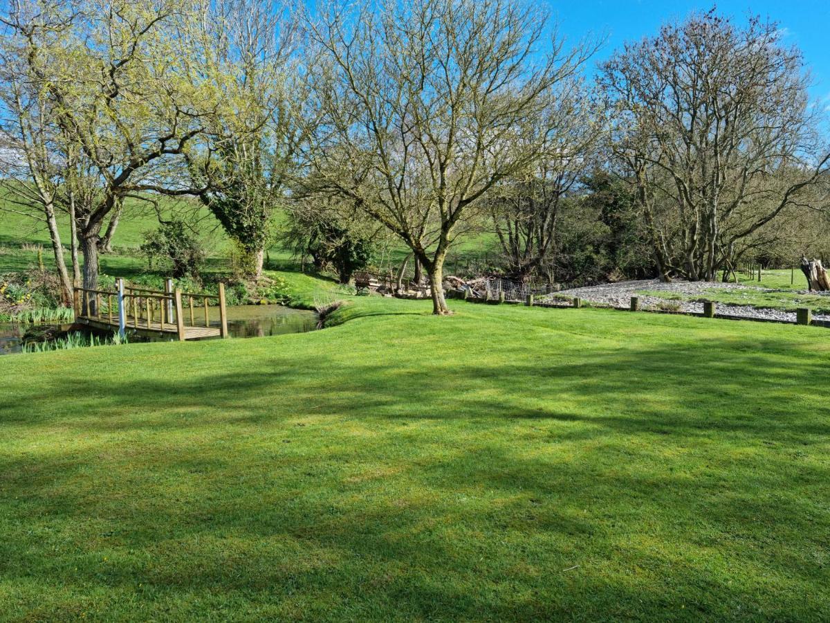 Riverside Cabin At Pen-Y-Bont Mill Hotell Oswestry Eksteriør bilde