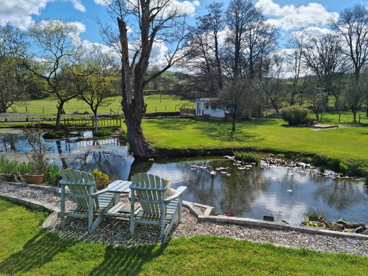 Riverside Cabin At Pen-Y-Bont Mill Hotell Oswestry Eksteriør bilde